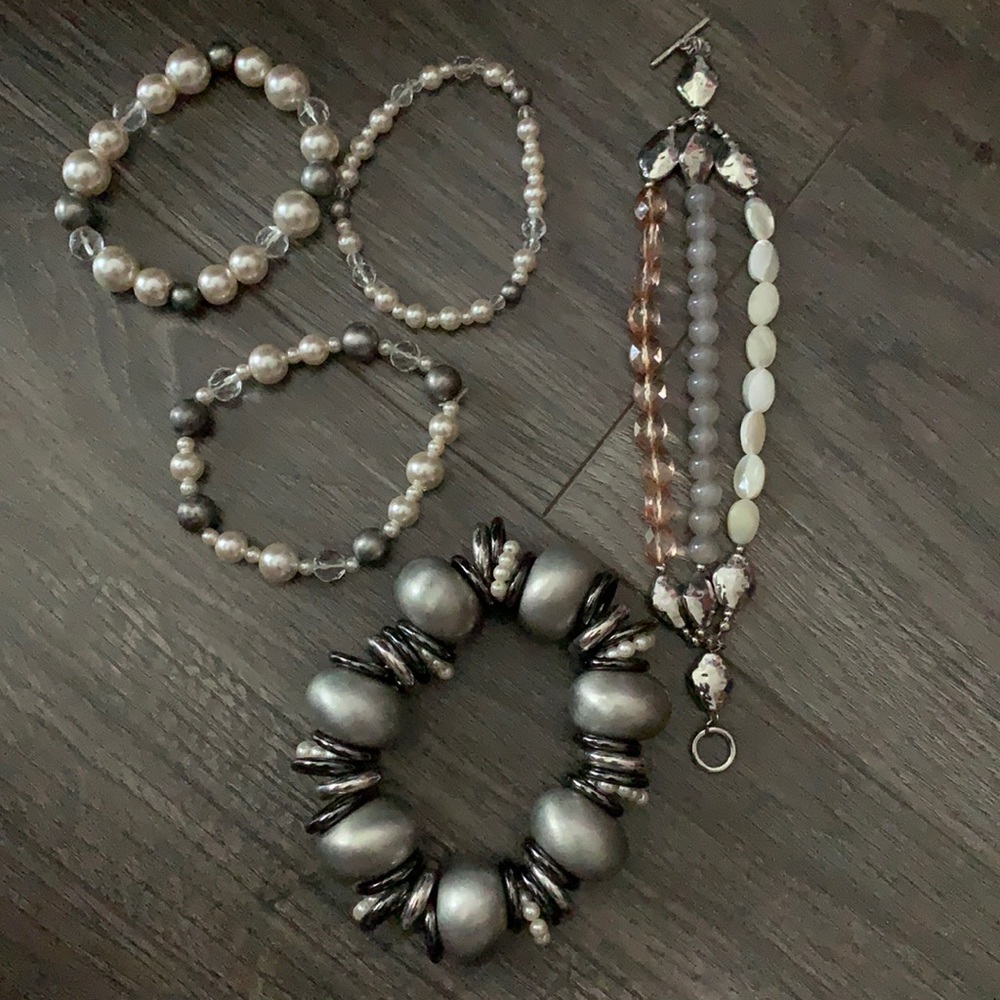 Jewelry Lot 5 bracelets